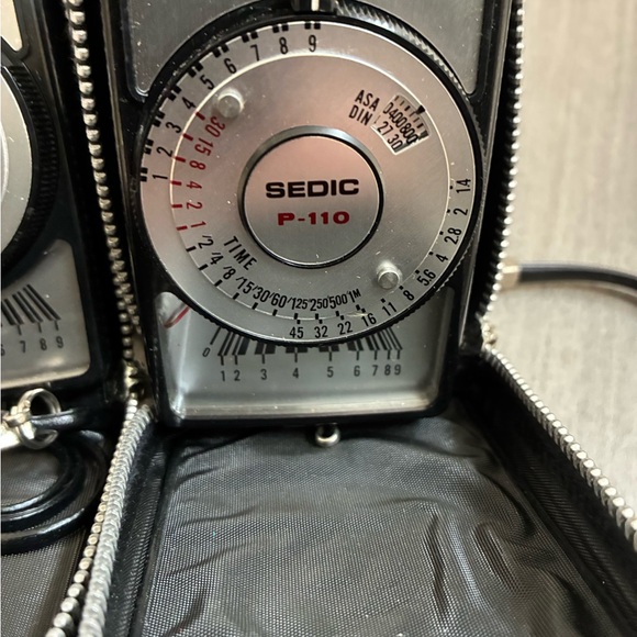 Sedic Camera Accessory Bundle - Picture 4 of 6